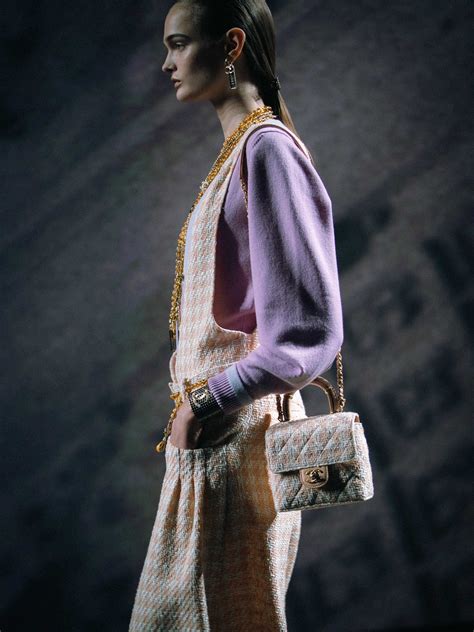 Chanel: tutti gli accessori per la primavera 2023